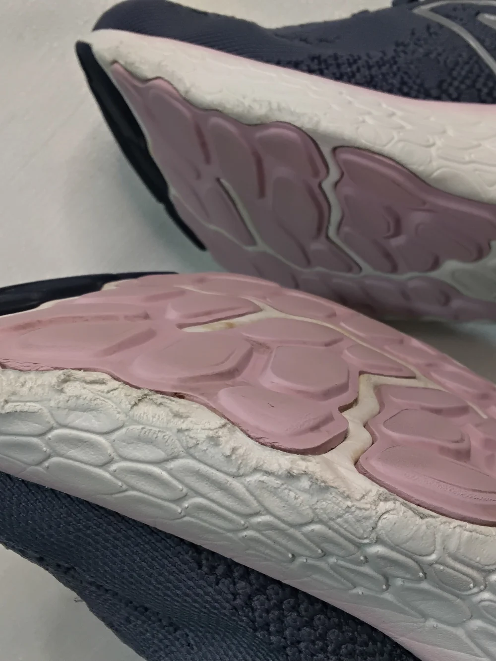 New Balance 1080 V12 Women's Navy Running Sneakers with Pale Pink Trim Sz 10.5
